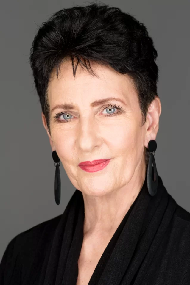 A headshot of Robyn Moore